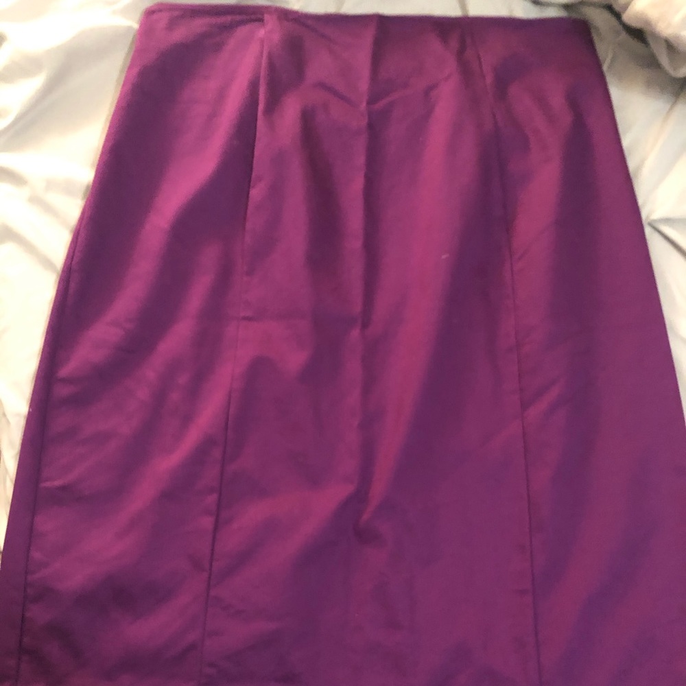 Purple skirt w Pleated back accent/high waist